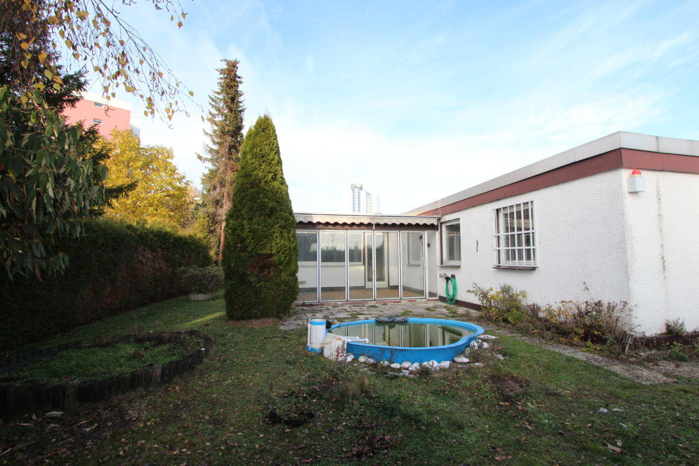 Verkauf Attraktiver EckBungalow in StuttgartMöhringen